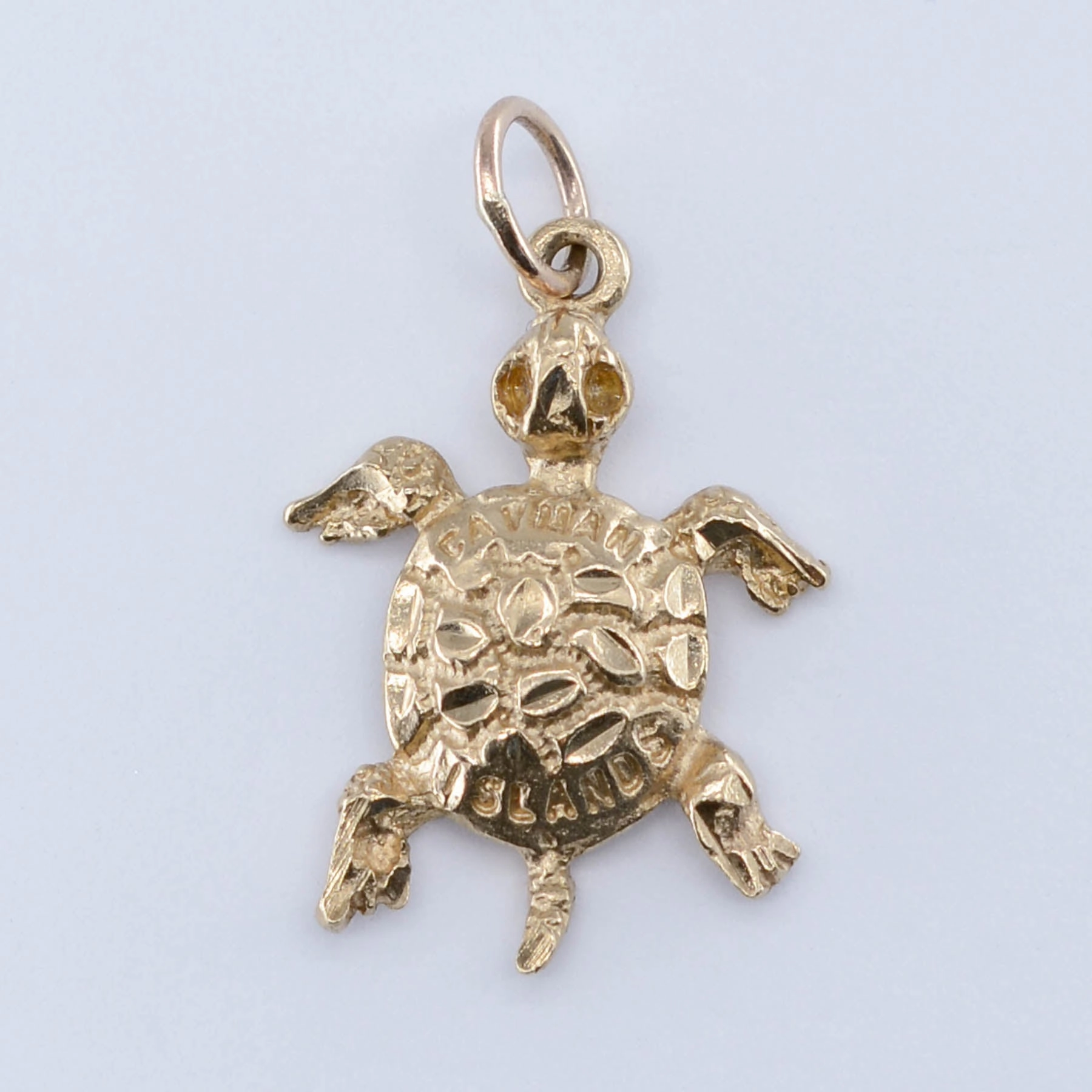 10k Turtle Charm Chic Pick Luxury Mood