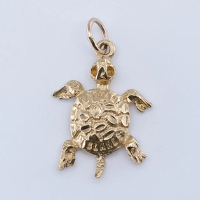 10k Turtle Charm Chic Pick Luxury Mood