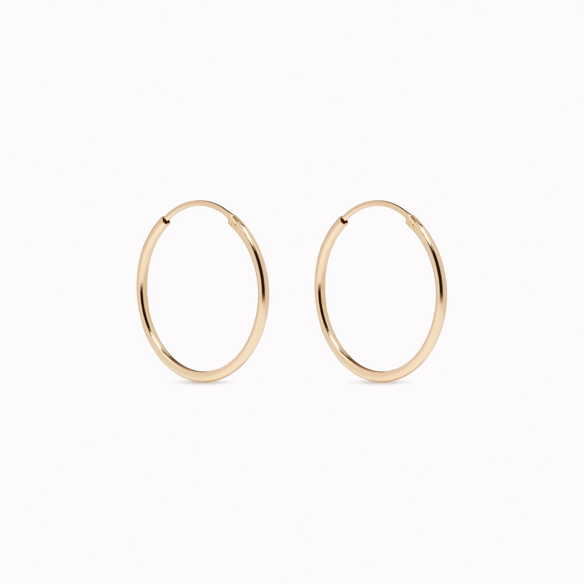 Sparkling finish Precious Piece 14k Gold Hoops 18mm - Sonia