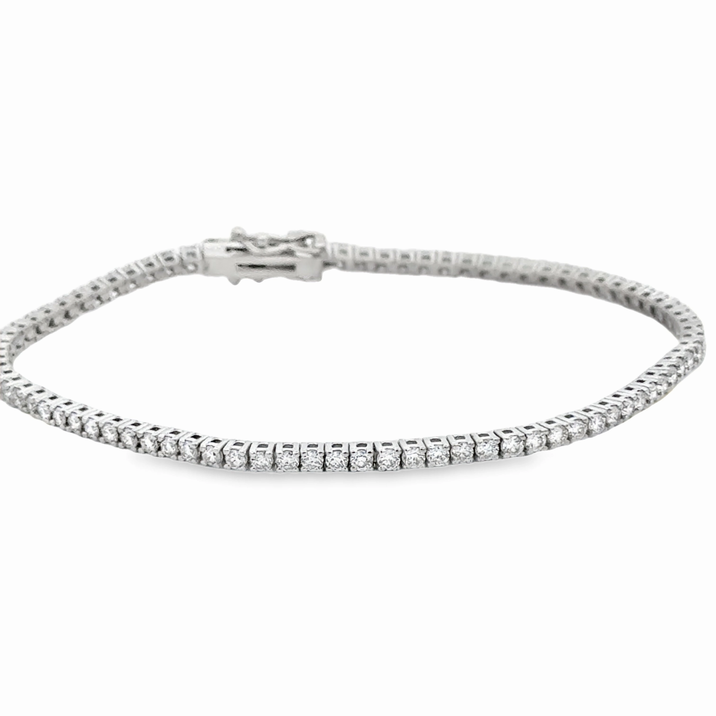Charming Look 14K White Gold Diamond Tennis Bracelet - 2.18 Carats