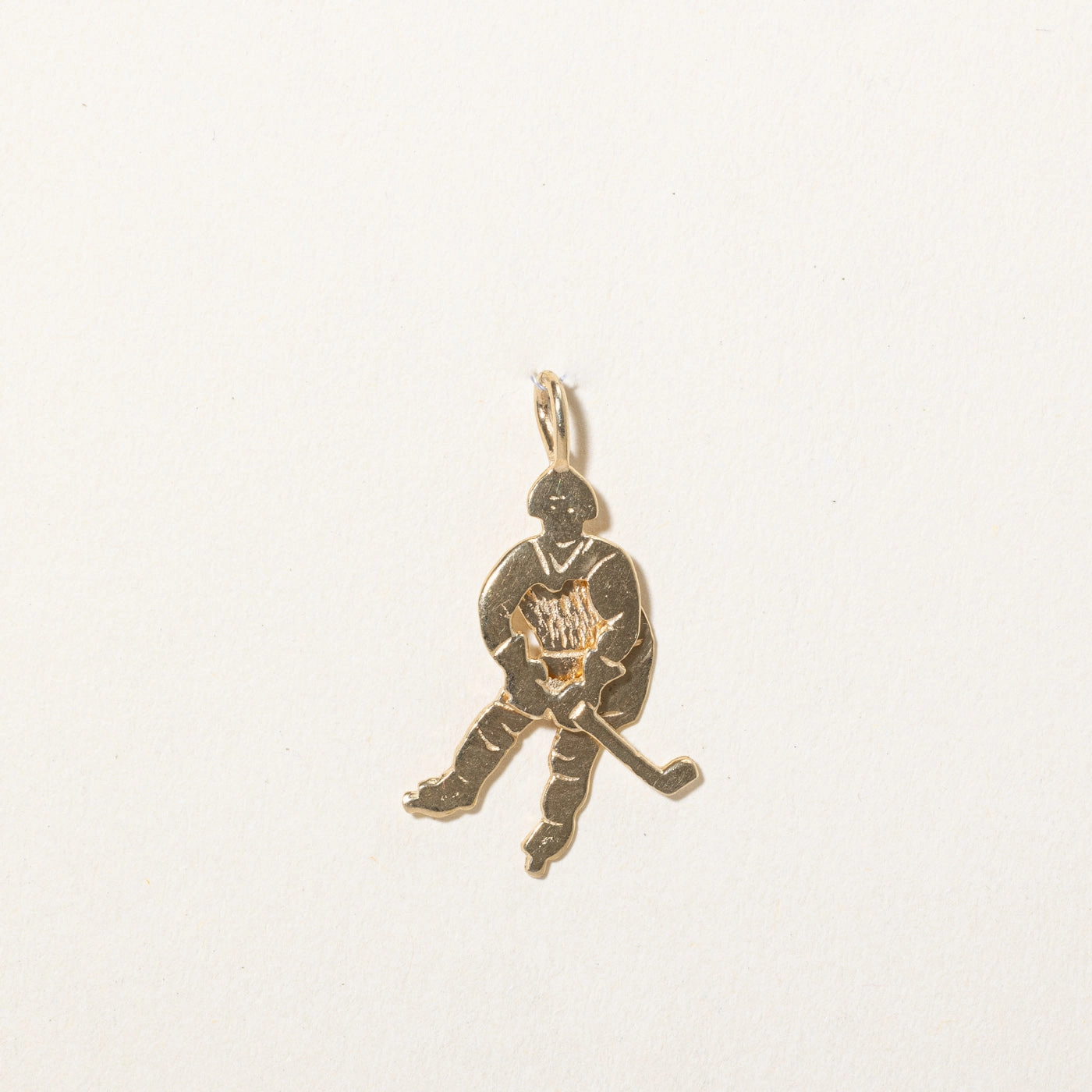 Cool Accent Vivid Edge 14k Yellow Gold Hockey Player Charm