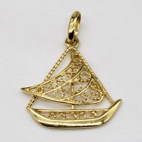 Inspired Touch Vibrant Feel 18k Yellow Gold Boat Charm