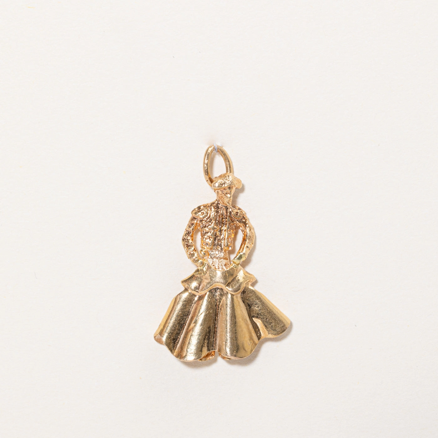 Contemporary Look 18k Yellow Gold Matador Charm
