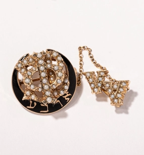 1950s Pearl Cloak Closure | Premium Feel