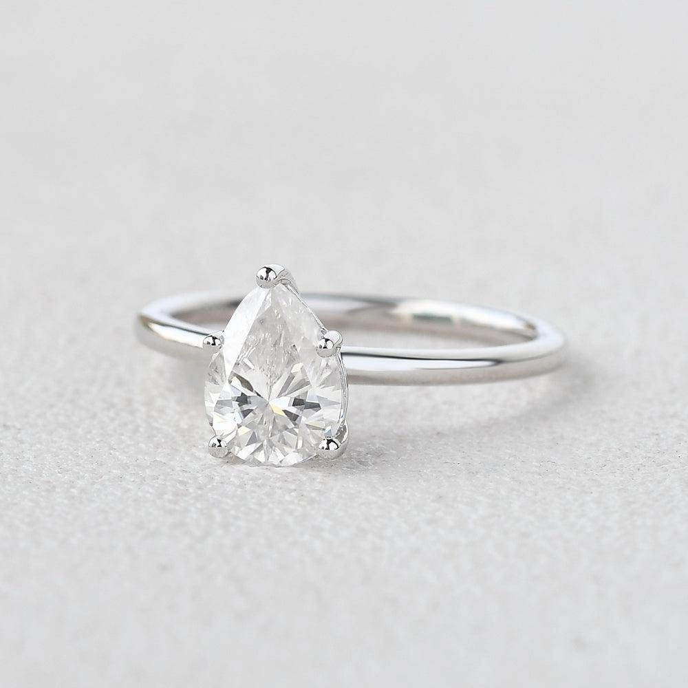 Luxury Vibe Urban Highlight 1.0ct Pear Shaped Moissanite Classic Solitaire Ring