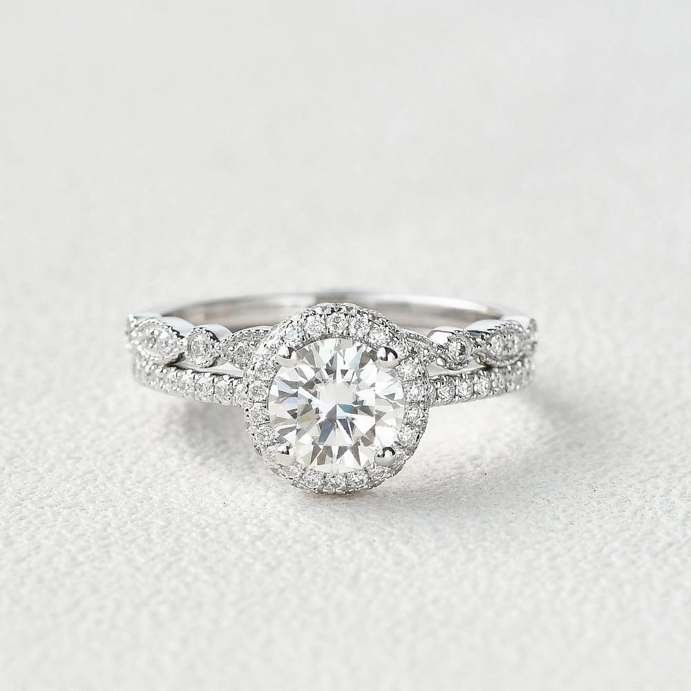 Modern Finish 1.0ct Round Cut Moissanite Vintage Inspired Halo White Gold Ring Set 2pcs