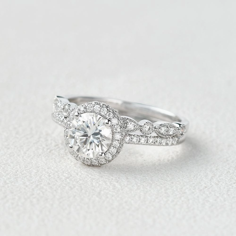 Bold Jewelry 1.0ct Round Cut Moissanite Vintage Inspired Halo White Gold Ring Set 2pcs