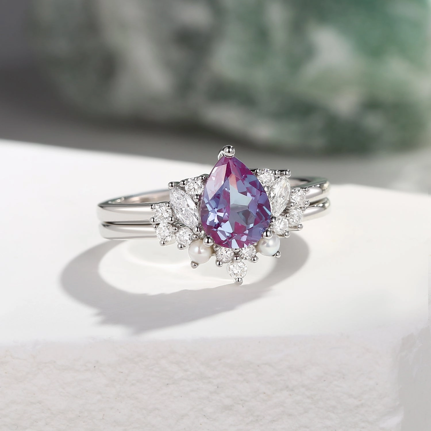 1.5ct Lab Alexandrite Pearl-fect Vintage Cluster Ring Set 2pcs - Zhuri Perfect Sparkle