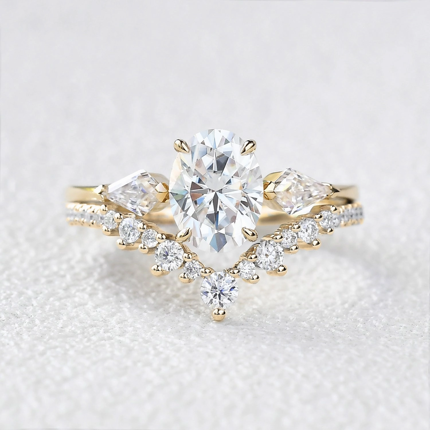 Effortless Glow Signature Edge 1.5ct Oval Moss Agate Three Stones Engagement Ring Set 2pcs