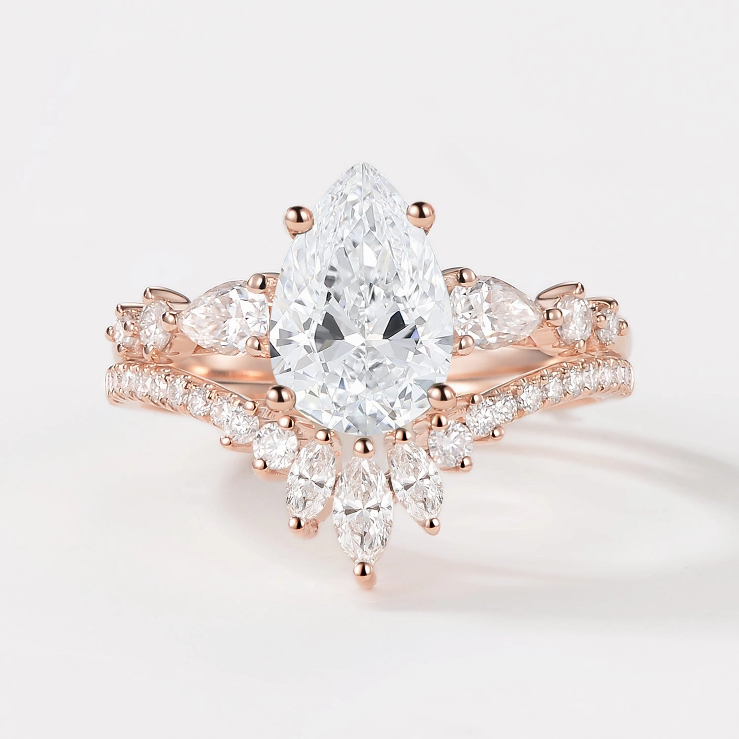 Distinctive Sparkle 2.0ct Pear Cut Lab Grown Diamond Engagement Ring Set 2pcs