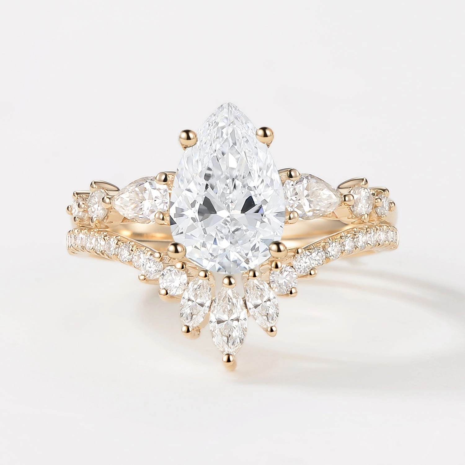 2.0ct Pear Cut Lab Grown Diamond Engagement Ring Set 2pcs Elegant Highlight