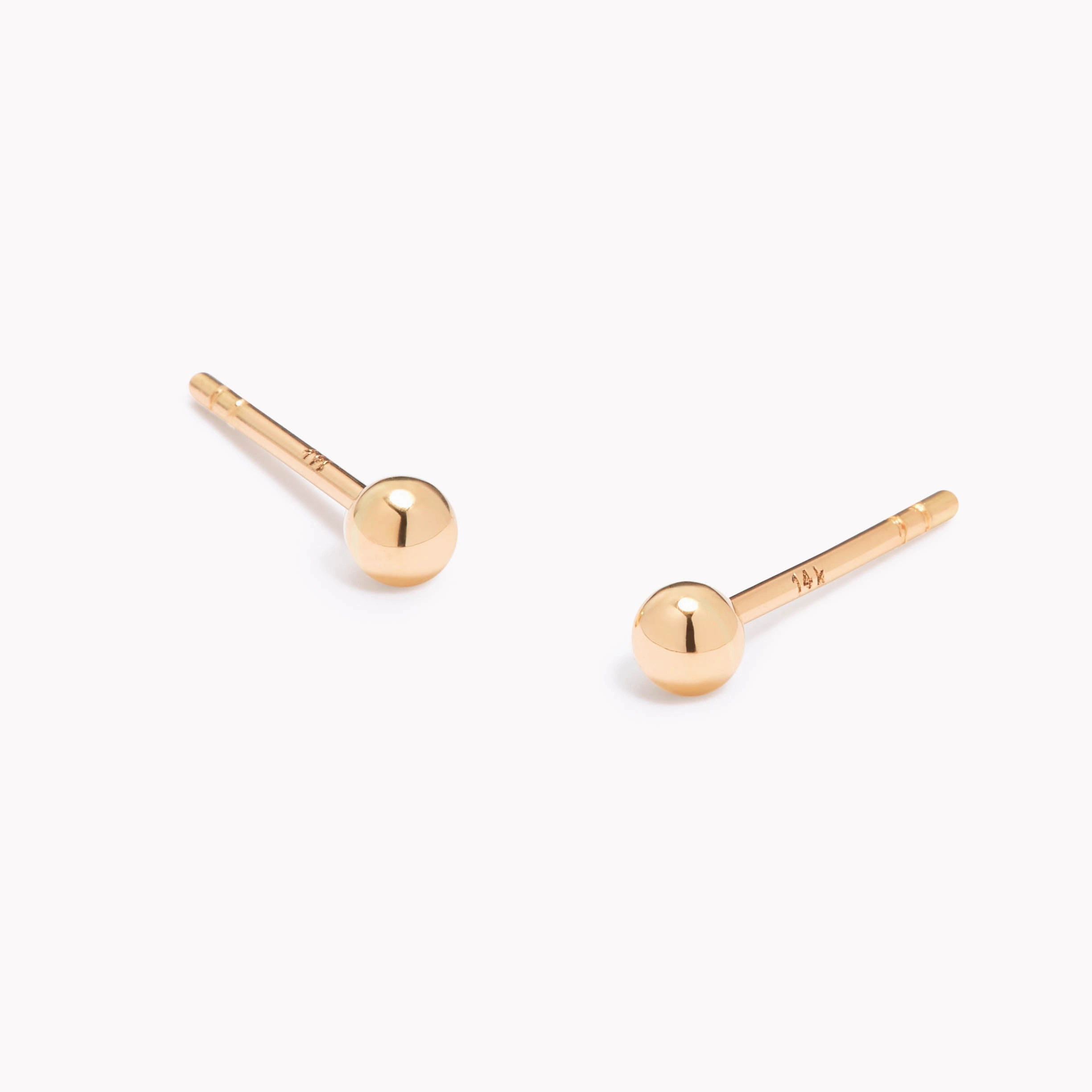 Romantic Feel 14k Sphere Studs - Silje Luxe