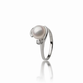 Timeless Shine Craftwork Lustrous Finish Akoya White Pearl Ring in White Gold with Diamond - 8mm