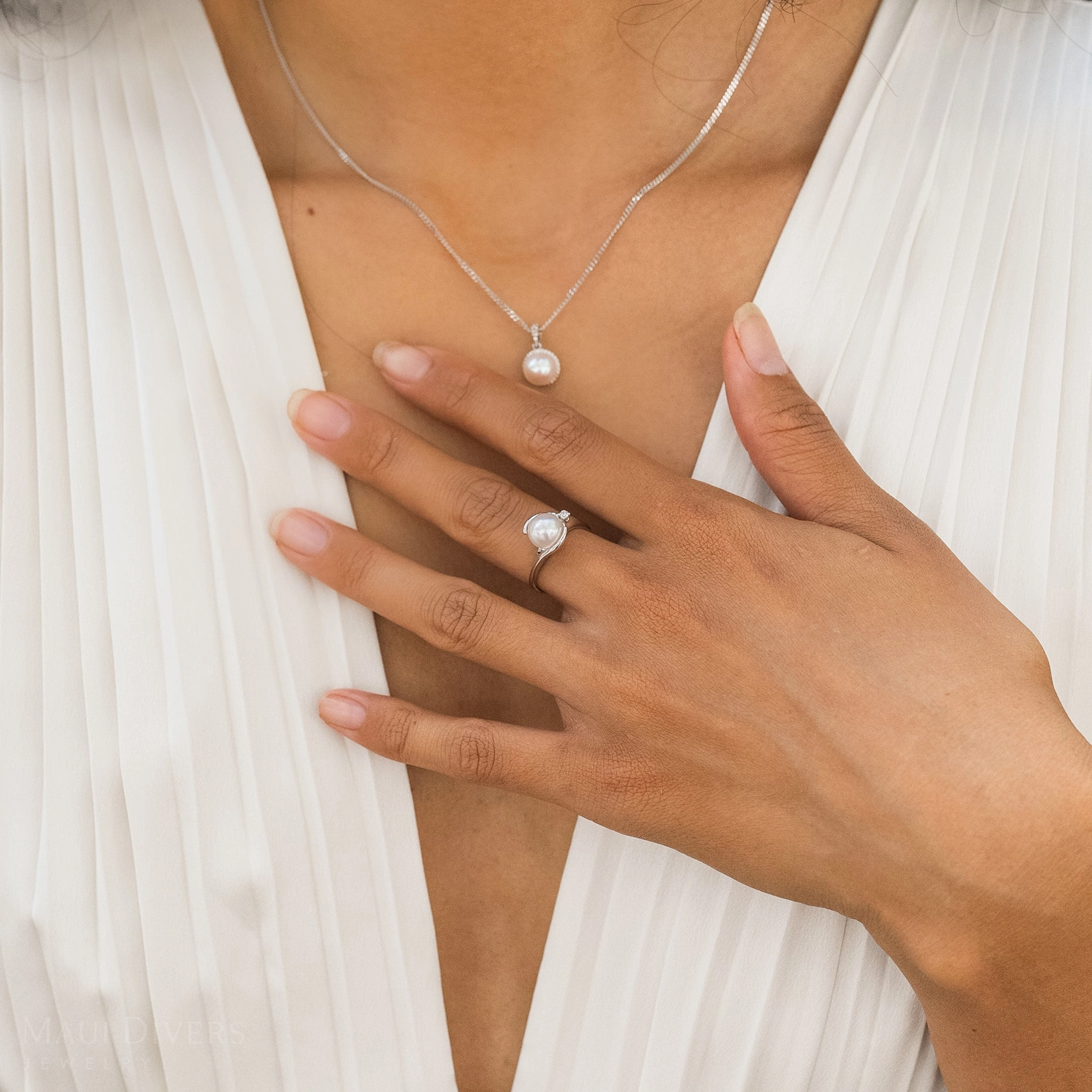 Airy Light Akoya White Pearl Ring in White Gold with Diamond - 8mm