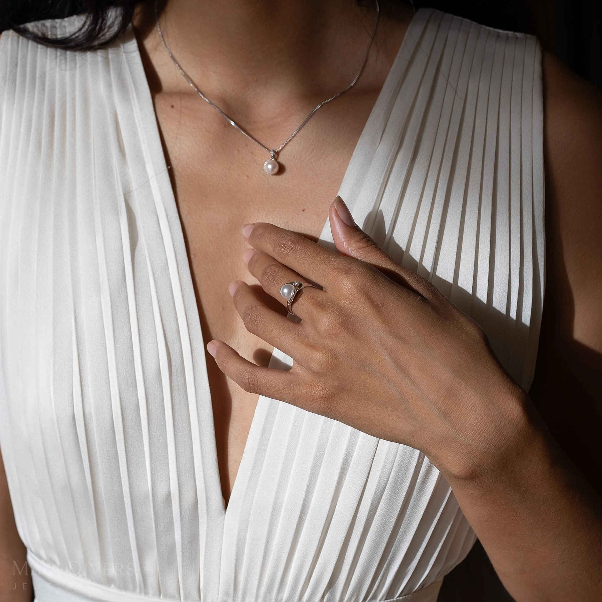 Handmade Design Akoya White Pearl Ring in White Gold with Diamond - 8mm