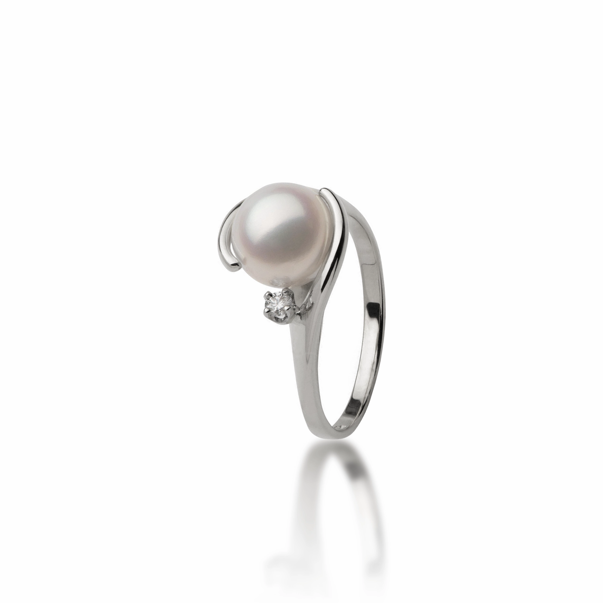 Timeless Shine Craftwork Lustrous Finish Akoya White Pearl Ring in White Gold with Diamond - 8mm