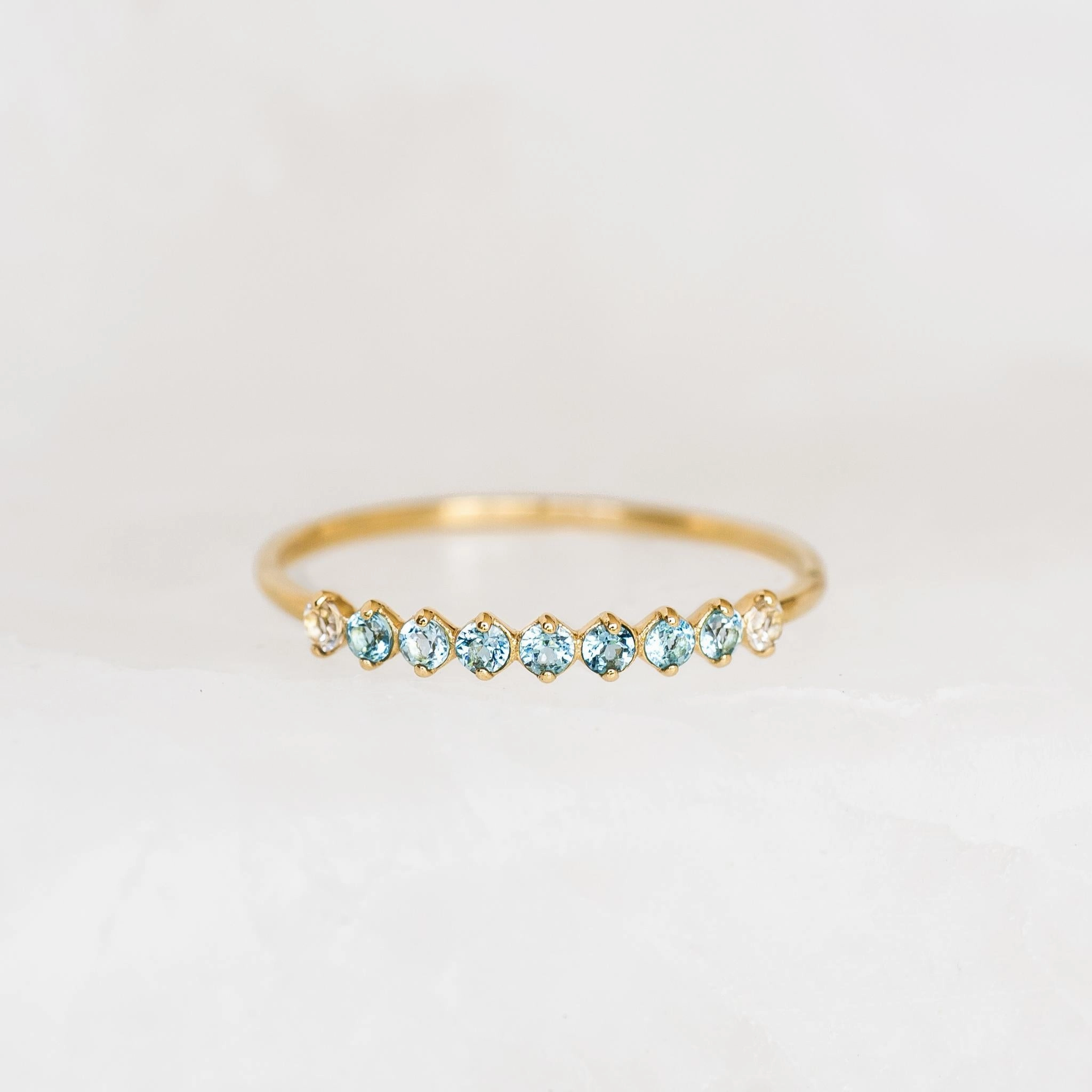 Stylish Highlight September Birthstone Ring 14k Gold - Ombre London Blue Topaz