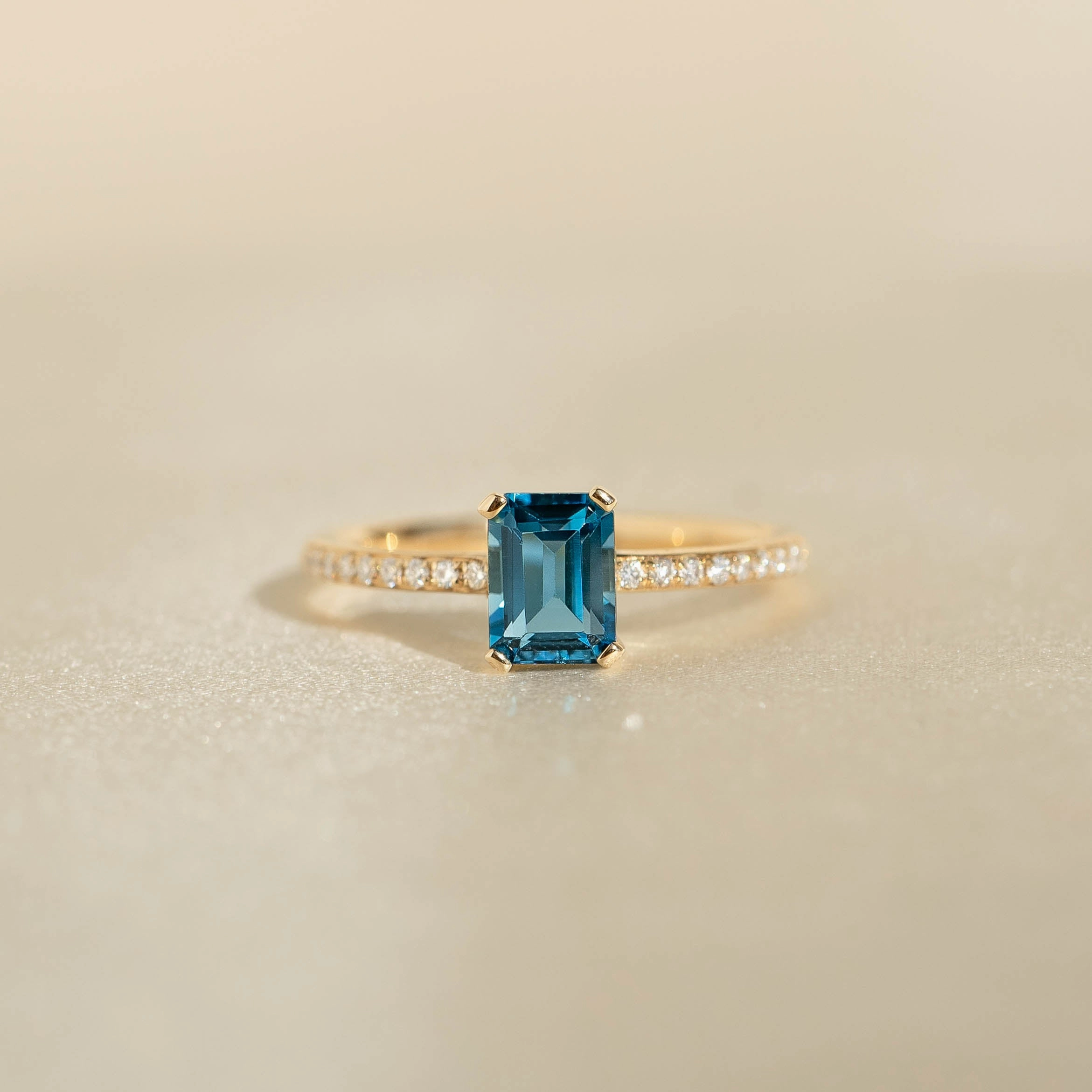 Baguette London Blue Topaz and Diamond Ring 14k Gold - Safiya Brilliant Shine