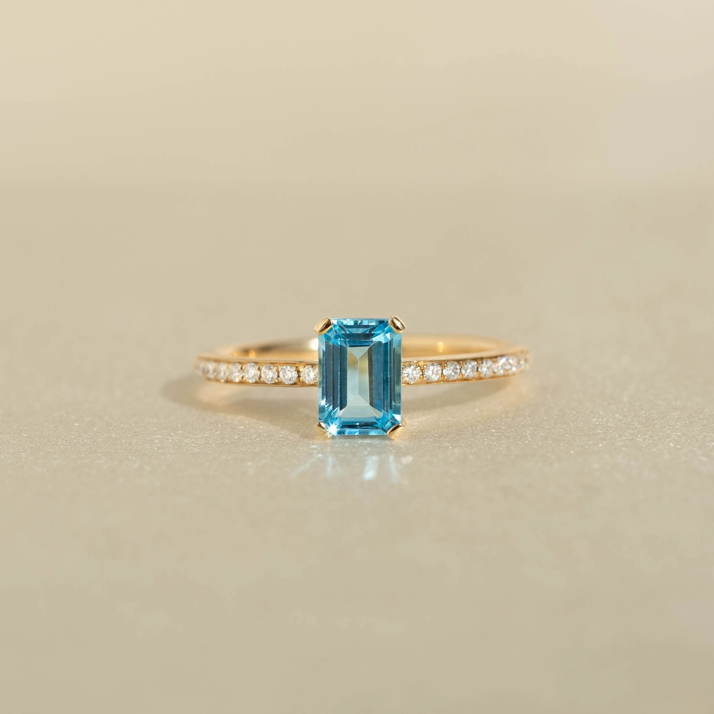 Baguette Swiss Blue Topaz and Diamond Ring 14k Gold - Safiya Minimal Design