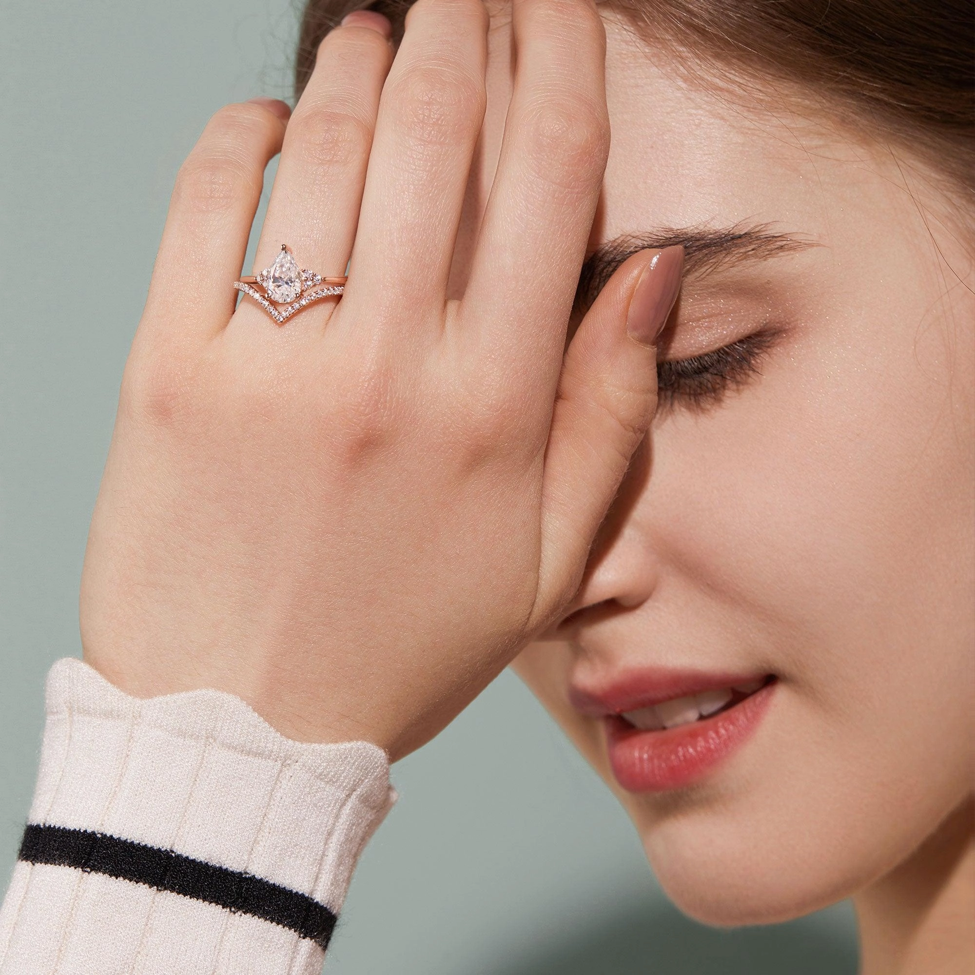 Pear Shaped Moissanite Chevron Rose Gold Ring Set 2pcs - Lily Pure Accent