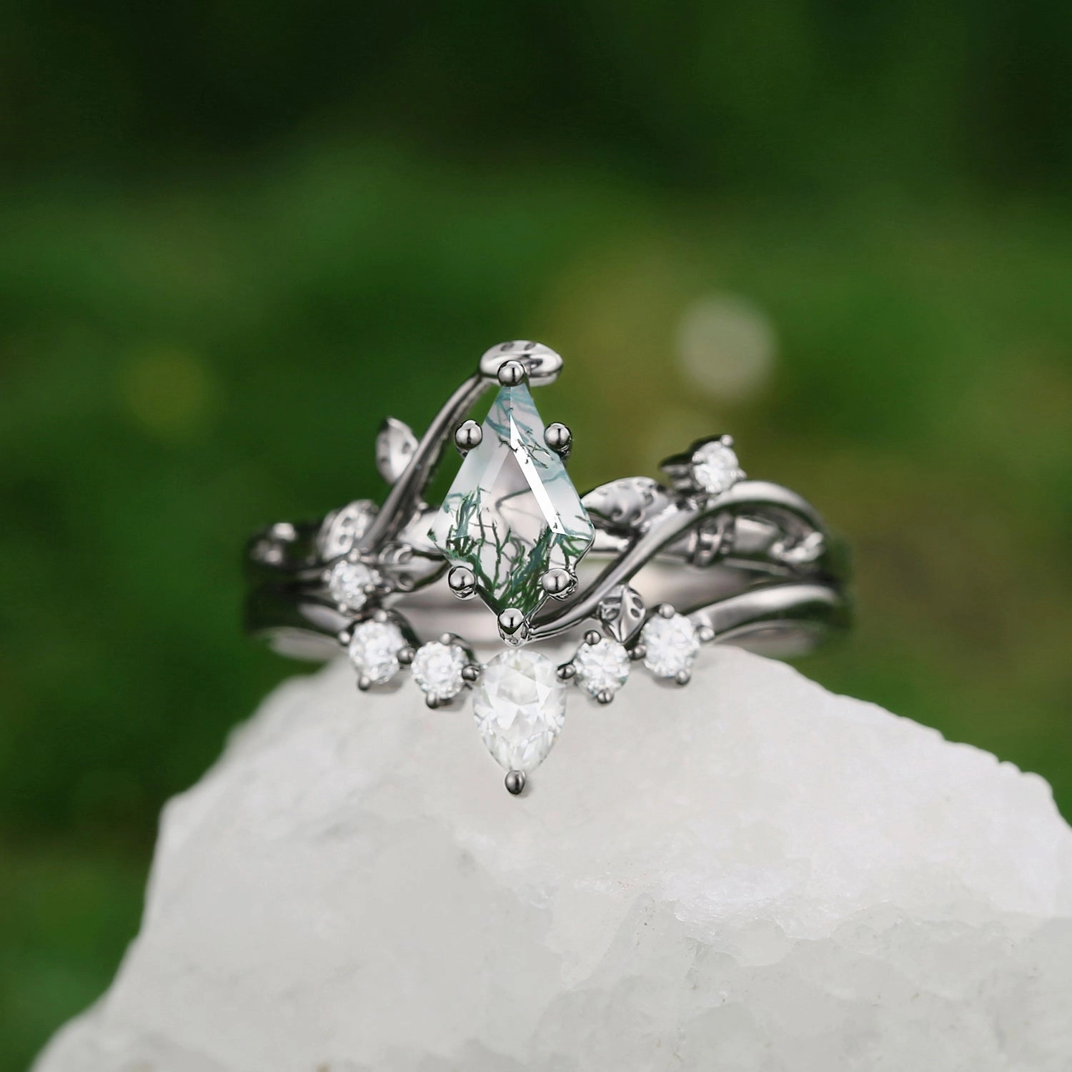 Season Ready Essential Gift Black Gold Kite Cut Moss Agate Leafy Bridal Ring Sets 2pcs - Willow