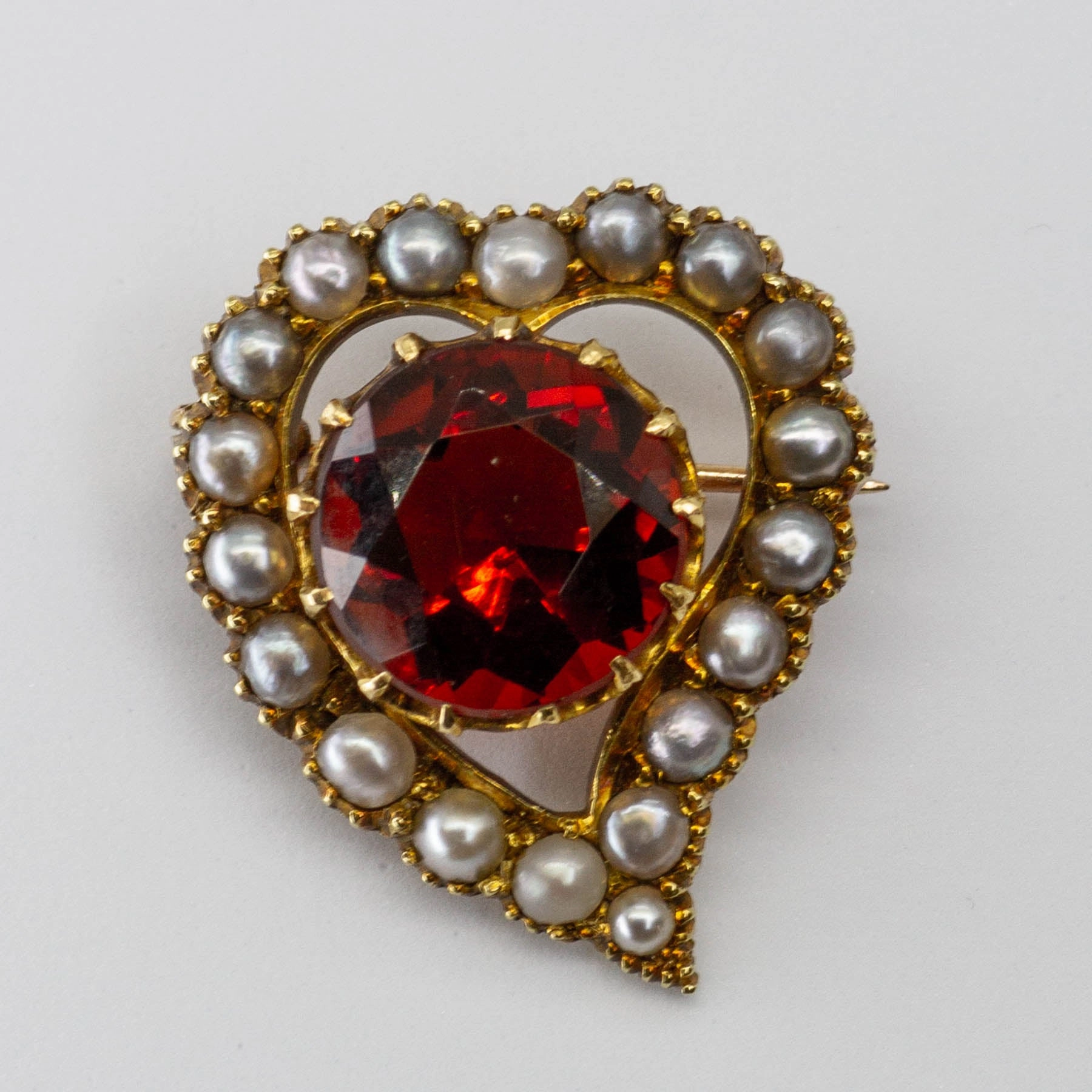 15k 1927 Witches Heart Garnet and Pearl Brooch/Pendant | 6.35ct Chic Highlight