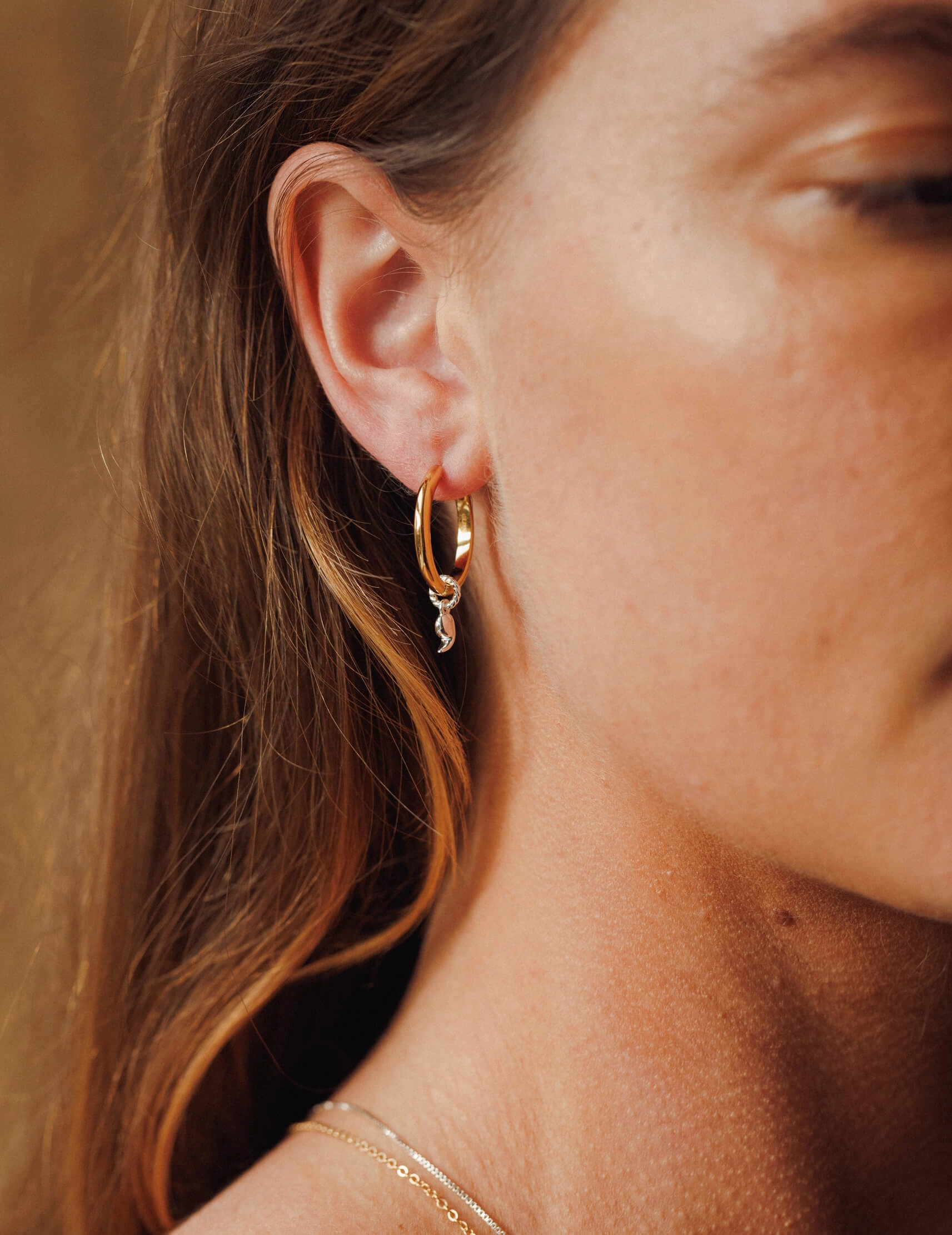 Ampersand Charm Classic Finish