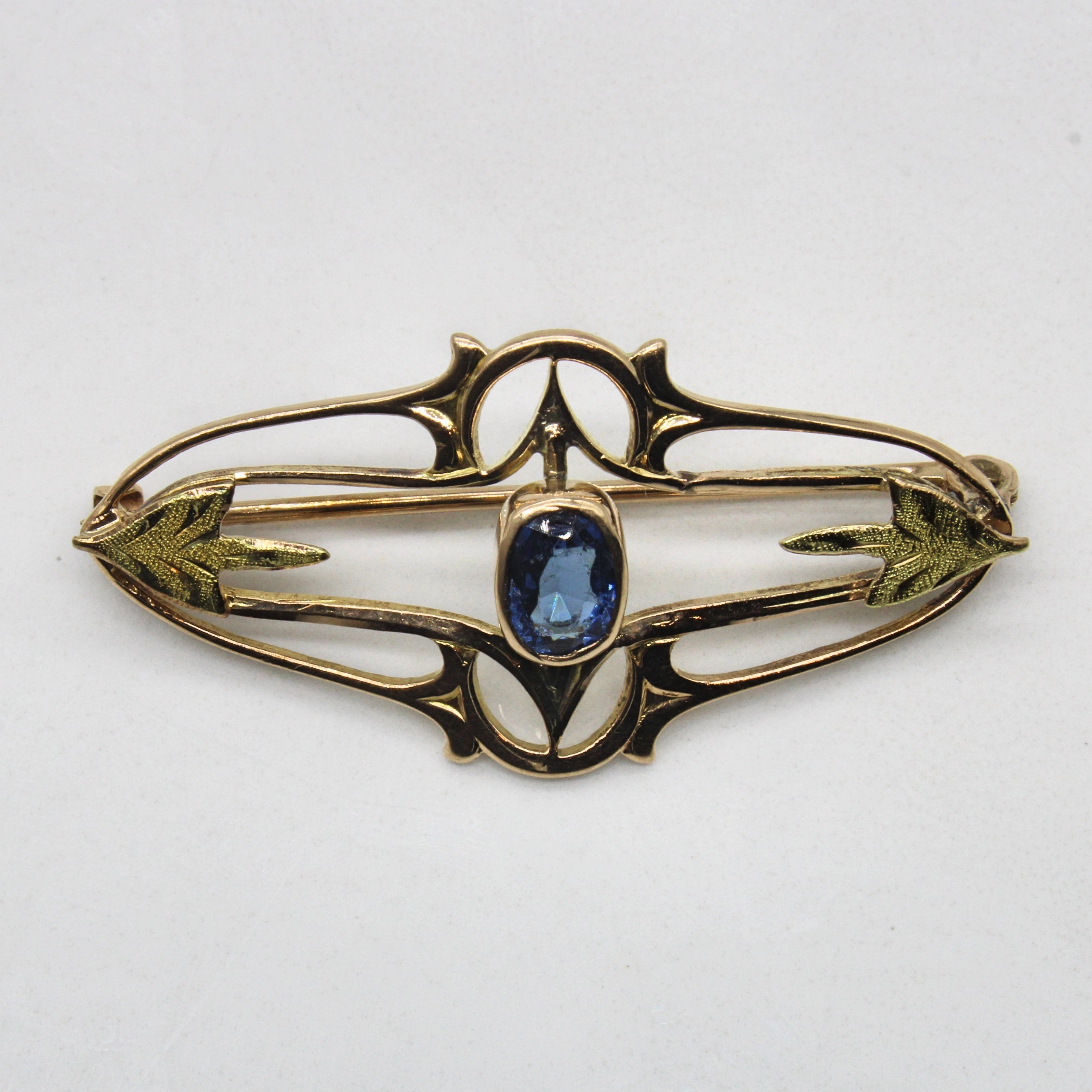 1930s Past?? Glass Brooch | 0.50ct | Statement Layer Alluring piece