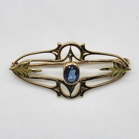 1930s Past?? Glass Brooch | 0.50ct | Statement Layer Alluring piece