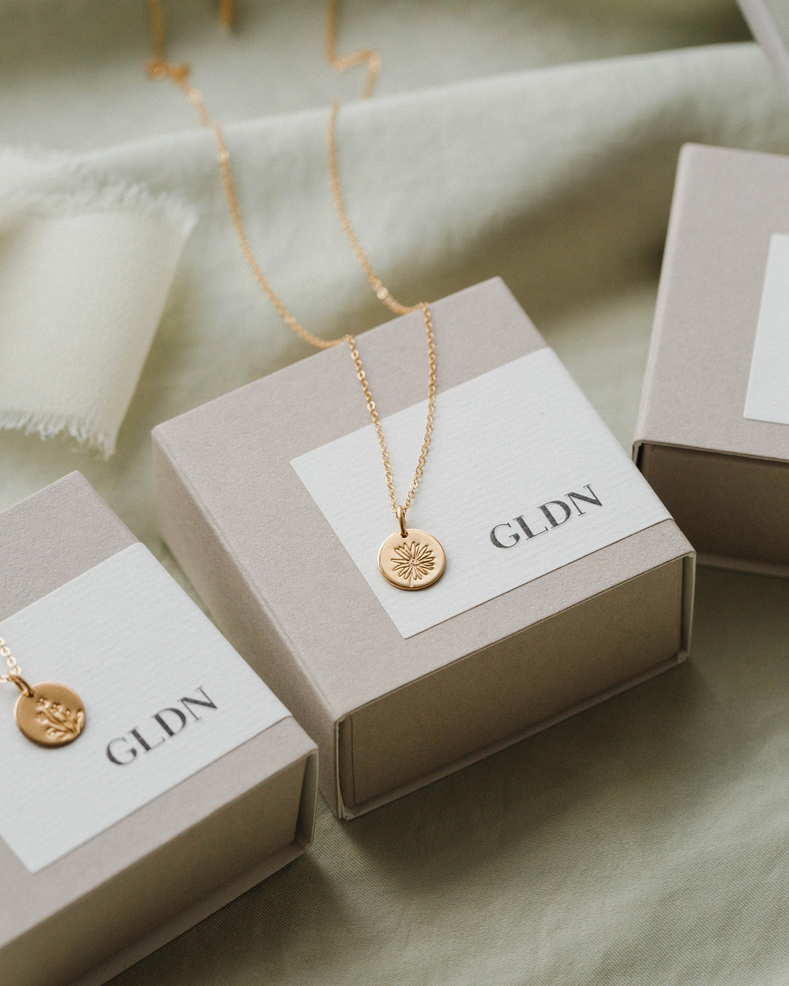 Weekend Piece Charming Pieces Bridesmaid Flora Necklace Set