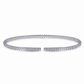 Light Feature 14K White Gold Bujukan Diamond Bars Bangle