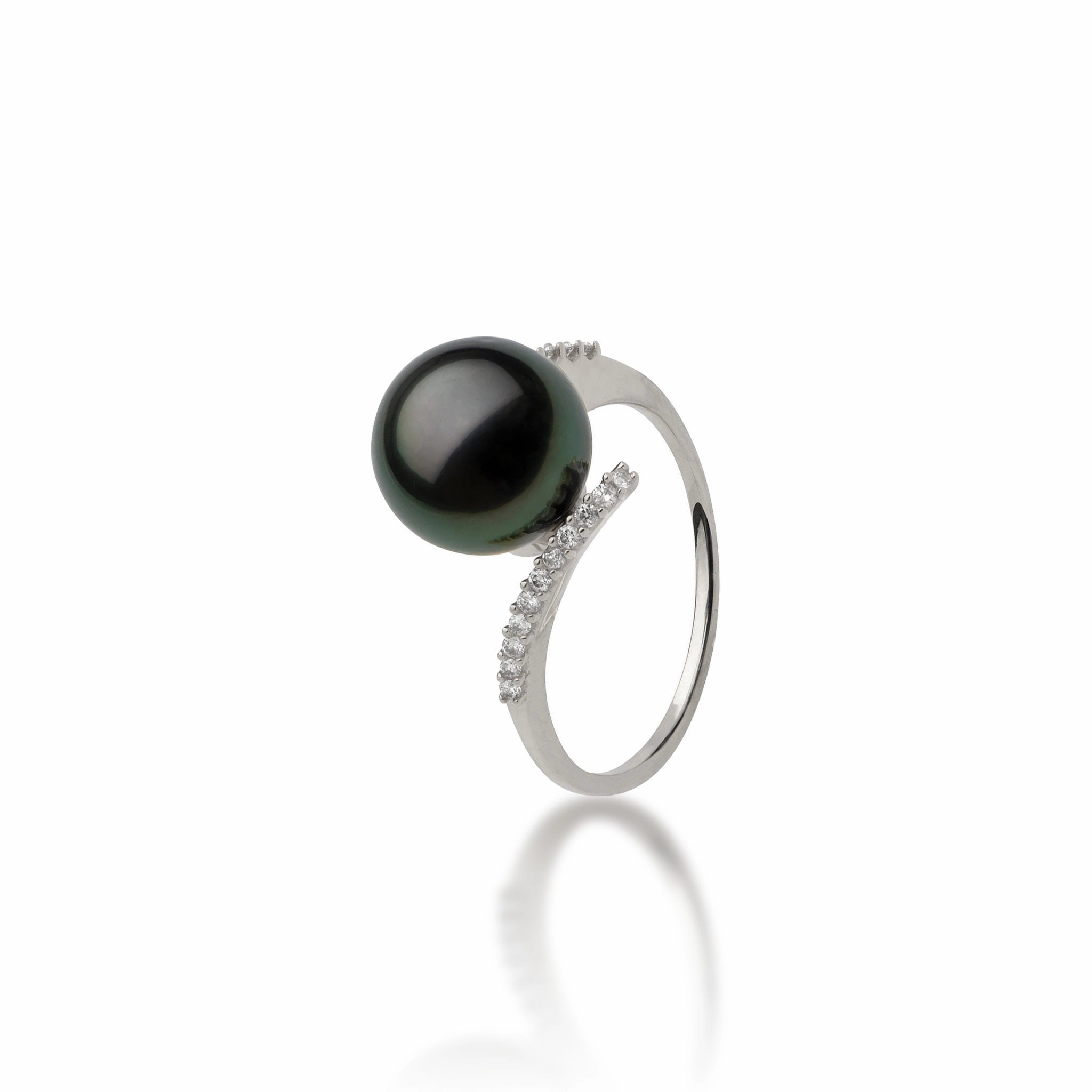 Tahitian Black Pearl Ring in White Gold with Diamonds - 10-11mm Soft Glamour Casual Detail