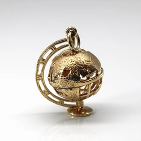Dusk Style night look Yellow Gold Globe Design Pendant