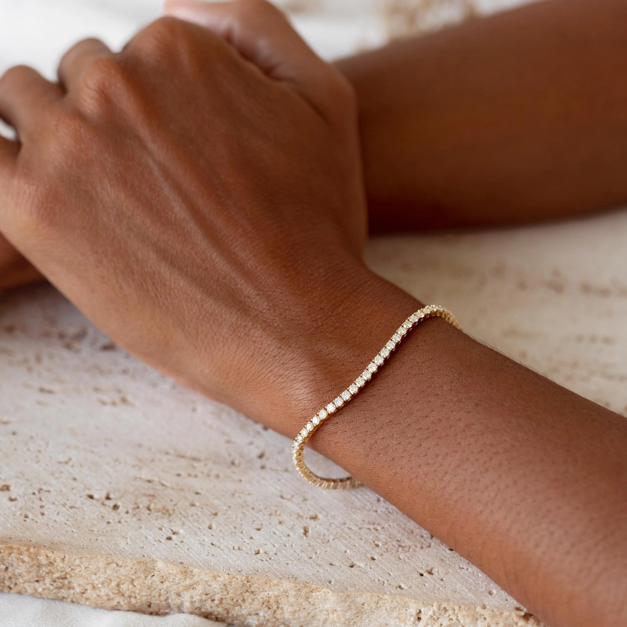 Diamond Tennis Bracelet 14k Yellow Gold (2.9 - 3.0 ct tw, 7 inches) Romantic Look Modern Appeal