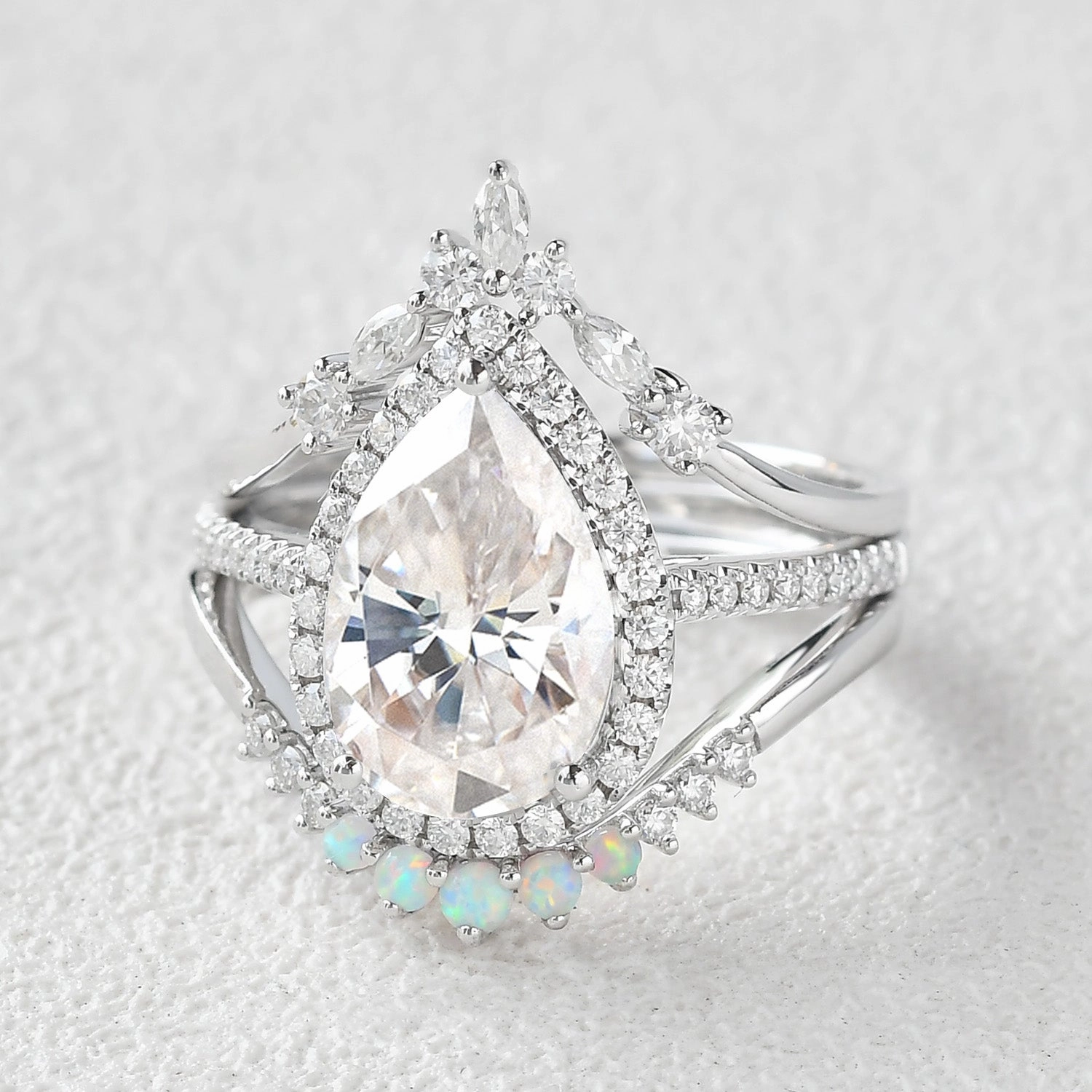 3.5ct Pear Shaped Moissanite Inspired Ring Set 3pcs Natural Sparkle Graceful Style