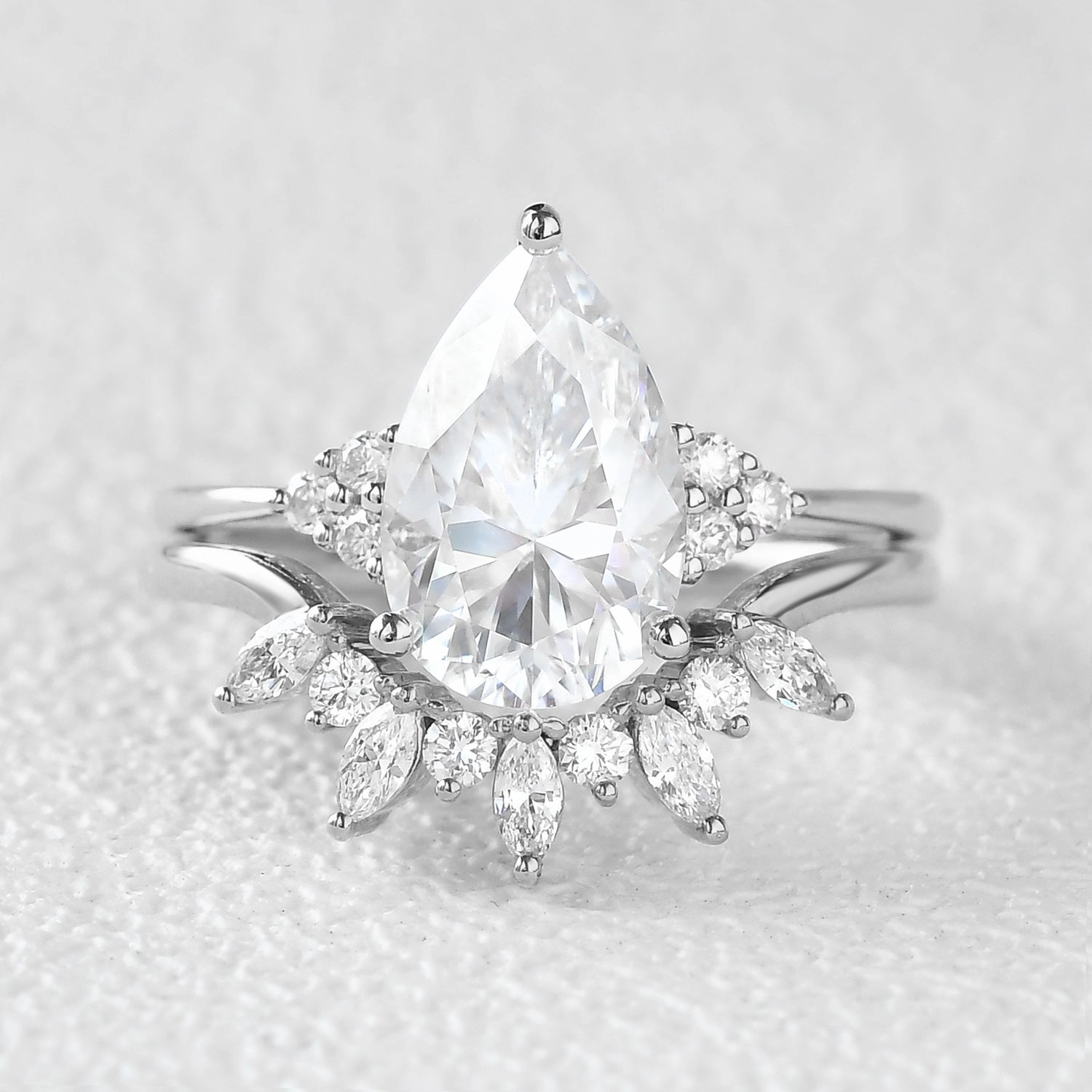 4.0ct Pear Moissanite Cluster Engagement Ring Set 2pcs Dazzling Craft