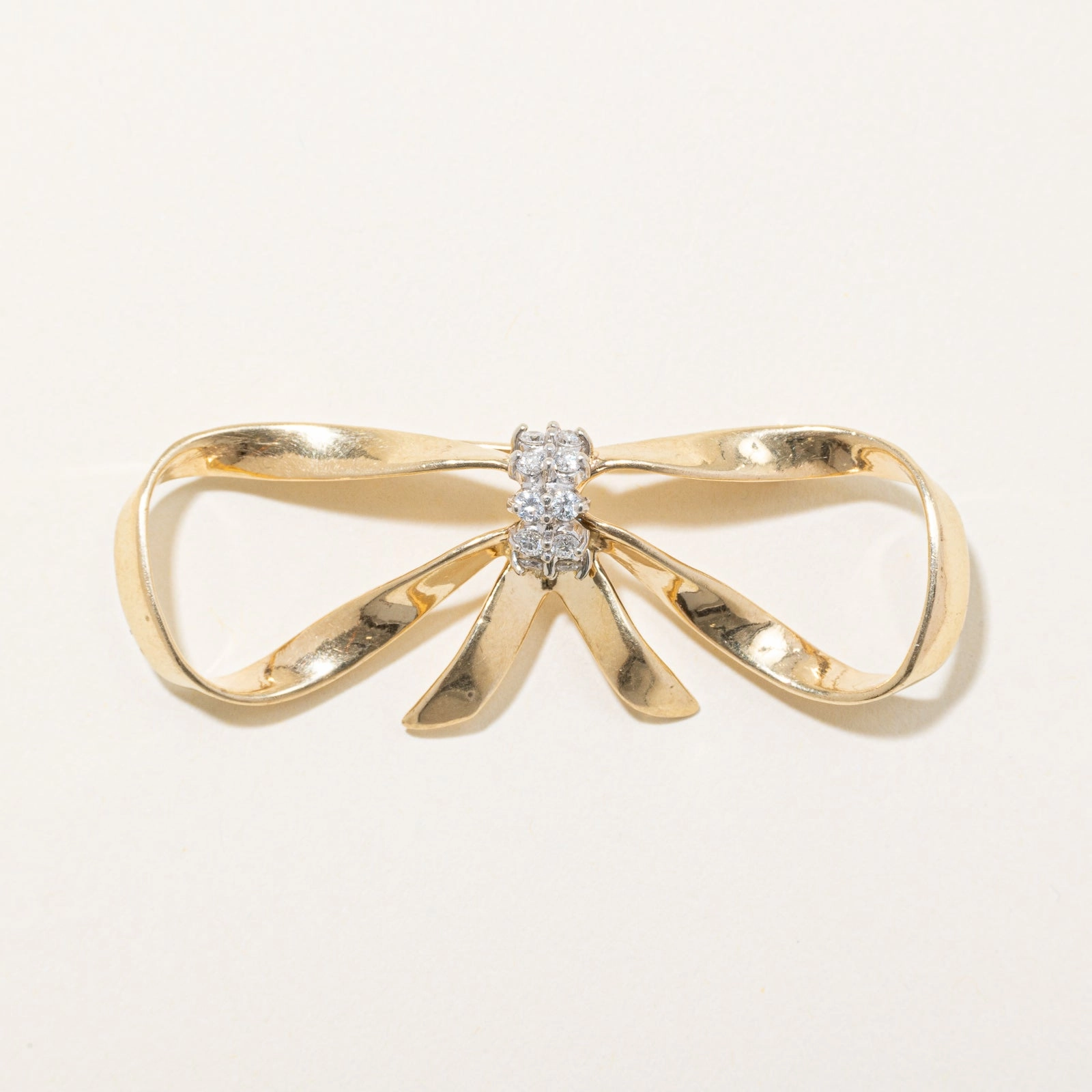 Diamond Bow Brooch | 0.25ctw Layered Mood