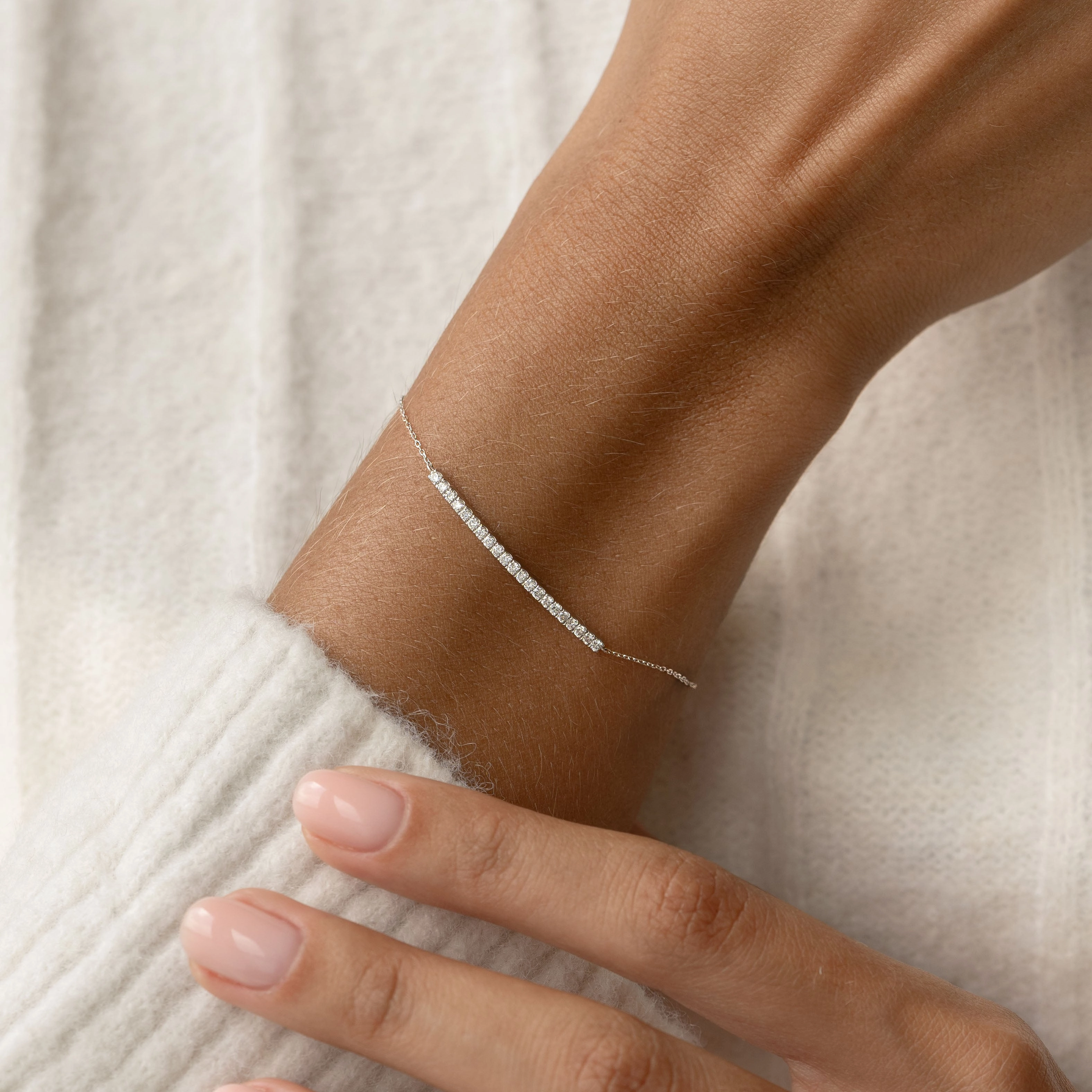 Gleam Accent Diamond Curved Bar Bracelet White Gold - Vivienne