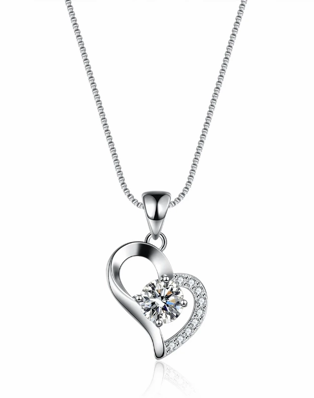 Distinctive Glow Heart Love Pendant Necklace | S925 | Moissanite