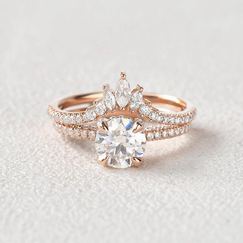 Day Look Elegant flair 1.5ct Round Cut Moissanite Solitaire Ring Set 2pcs