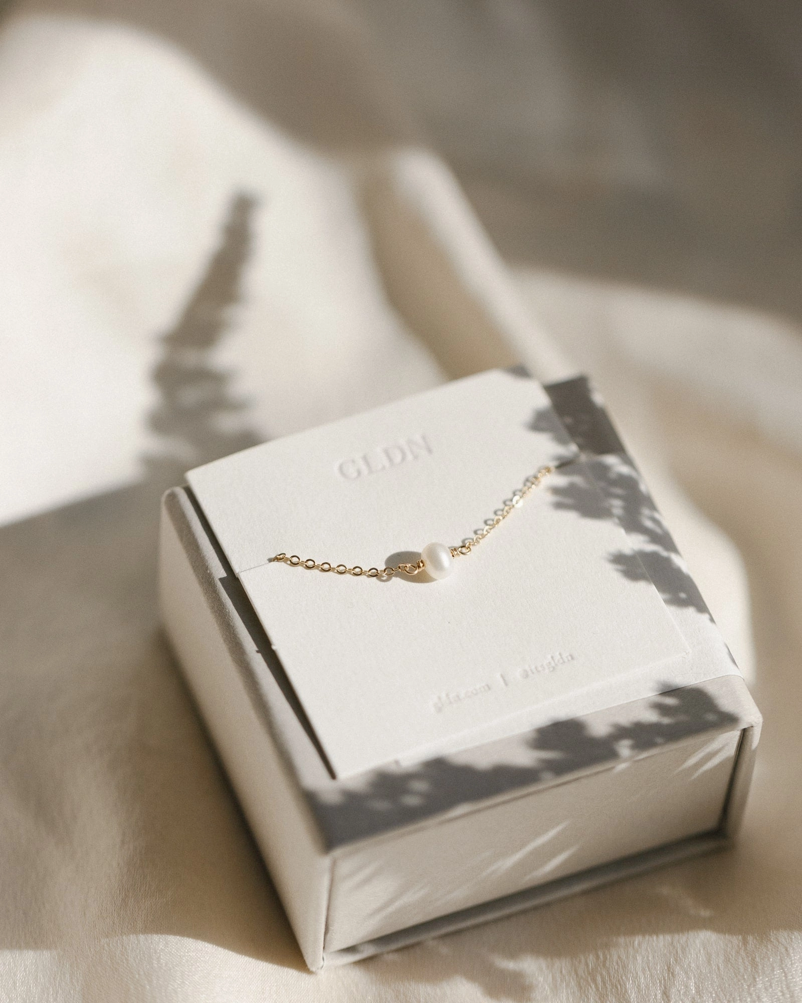 Contemporary Highlight Essential Pearl Set