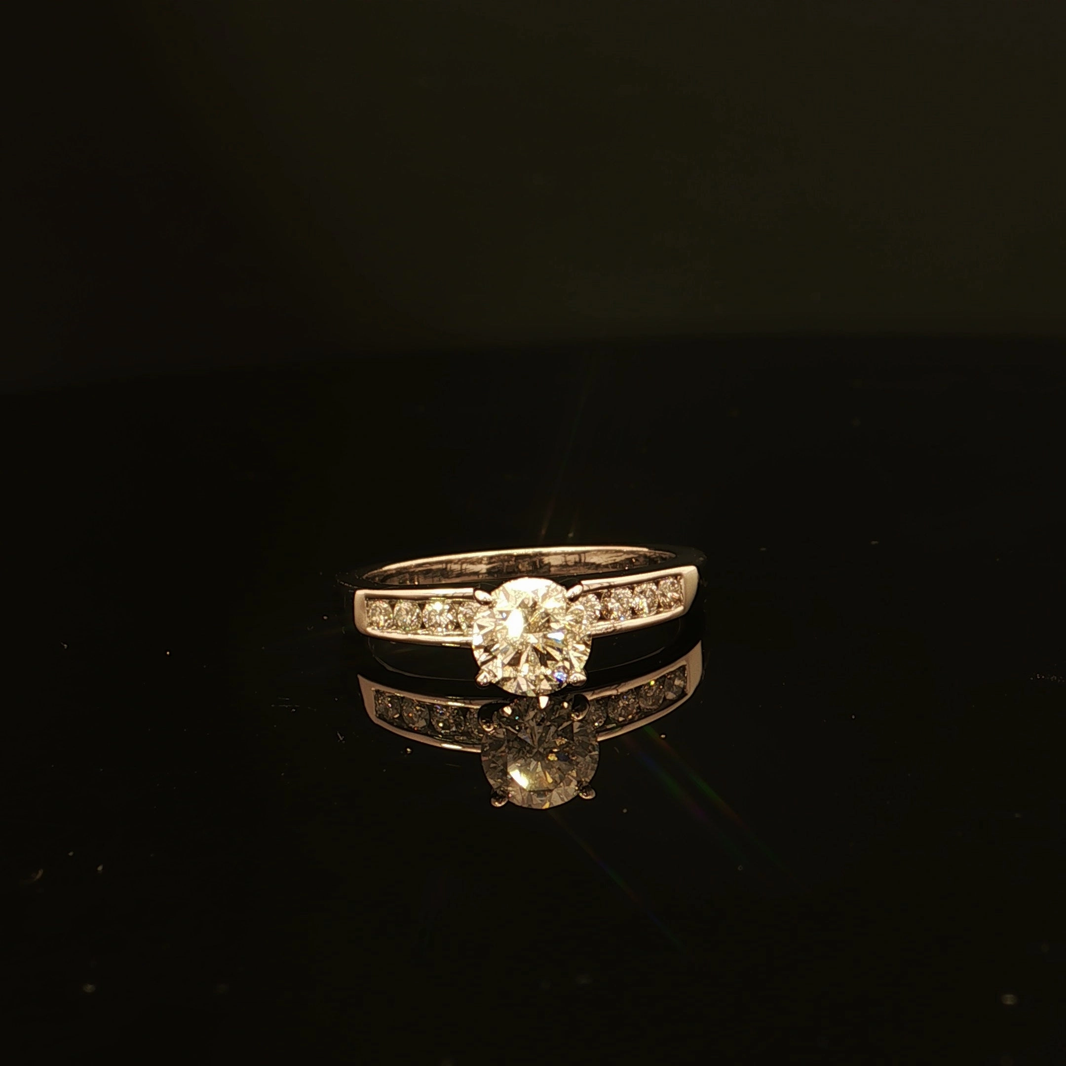 Estate 18K White Gold 1.08cttw with .83ct G/I1 Center Channel Set Round Diamond Engagement Ring Stylish Trinket