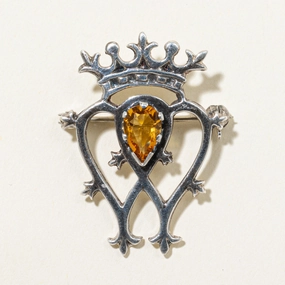 Runway Inspired 1966 Hallmarked Citrine Scottish Luckenbooth Brooch | 1.20ct