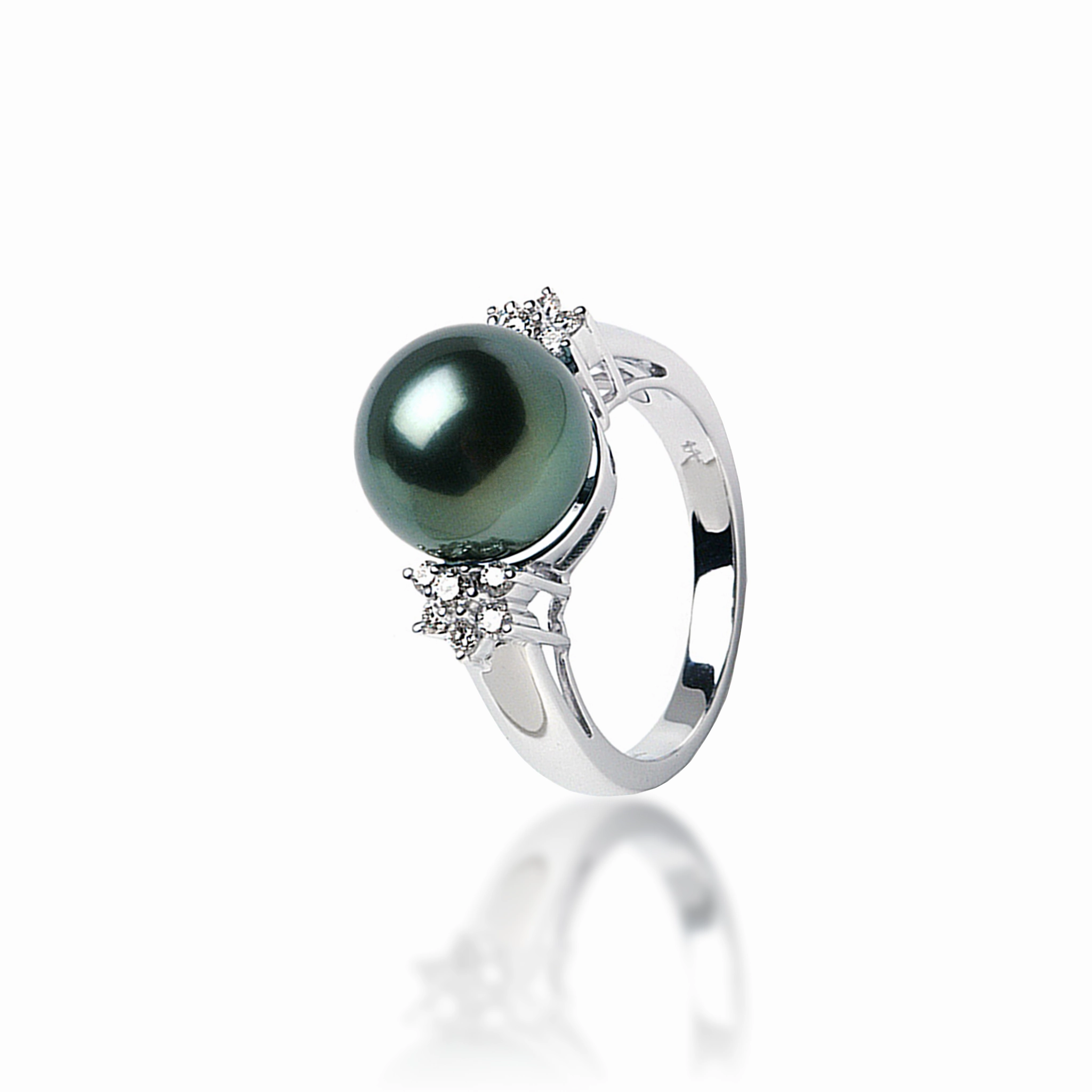 Tahitian Black Pearl Ring in White Gold with Diamonds - 11-12mm Graceful Highlight Date Look