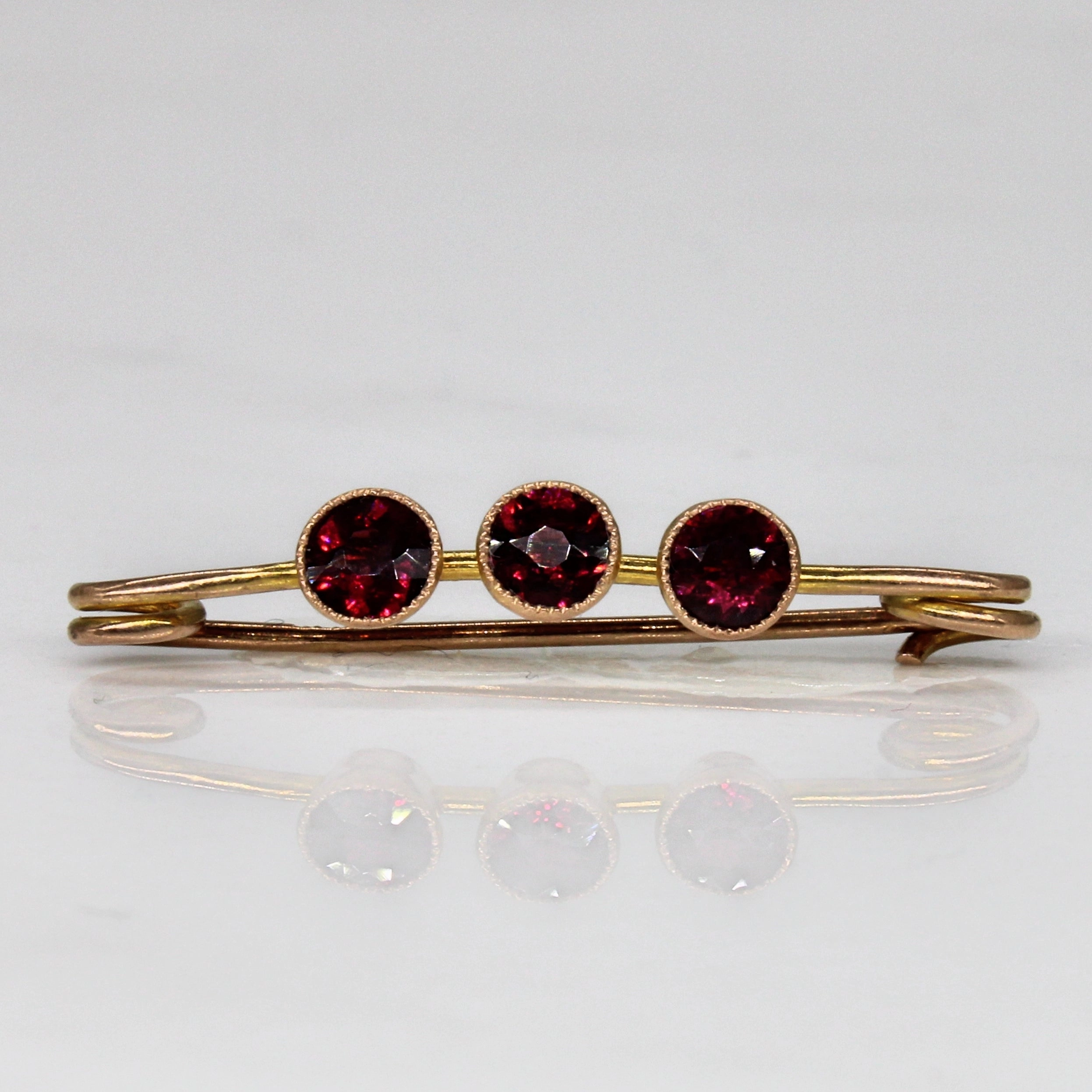 Glistening Glow Studio Light Garnet Three Cloak Closure | 0.70ctw |