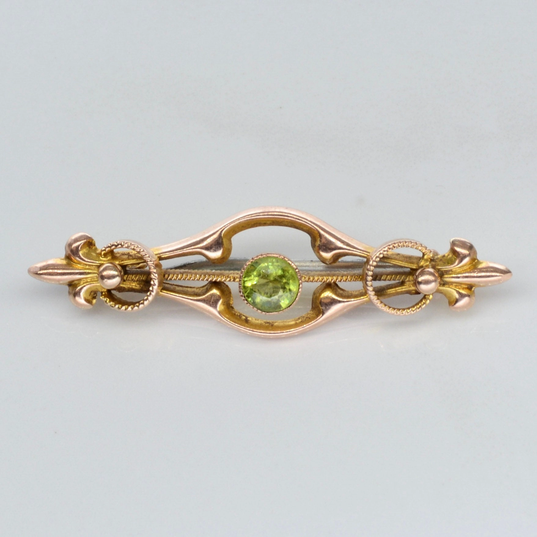 10k Peridot Yellow Gold Brooch Opulent Edge Party Style