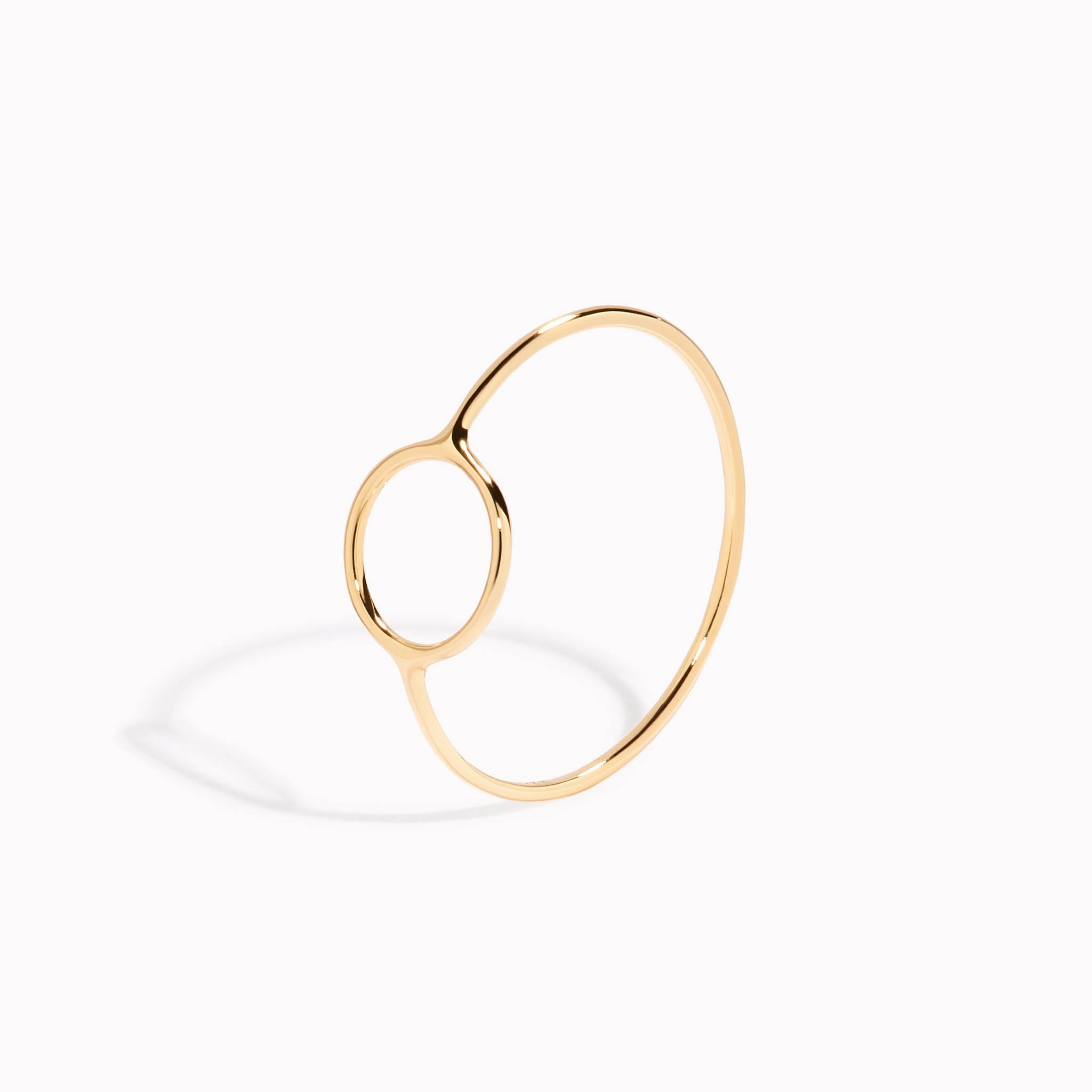 Polished Design Vibrant Touch 14k Gold Circle Ring