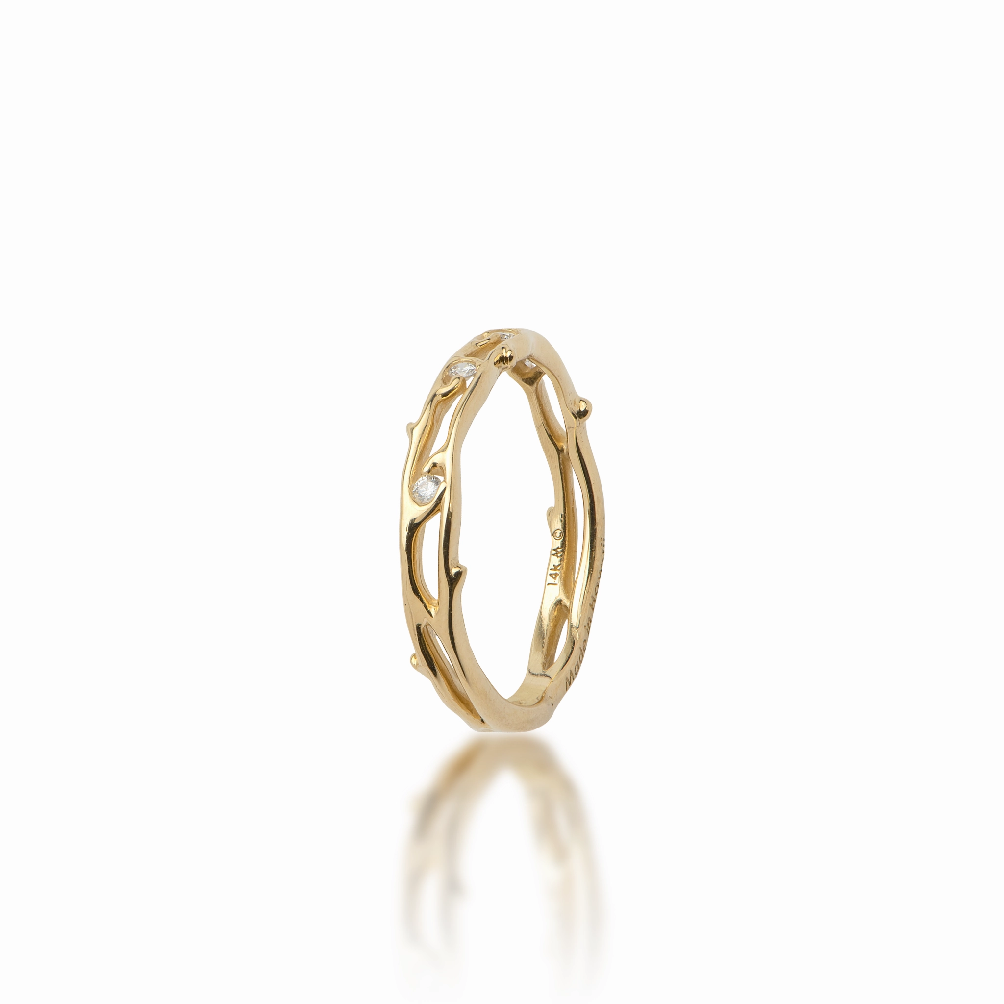 Camera Mood Expressive Feature Heritage Ring in Gold with Diamonds