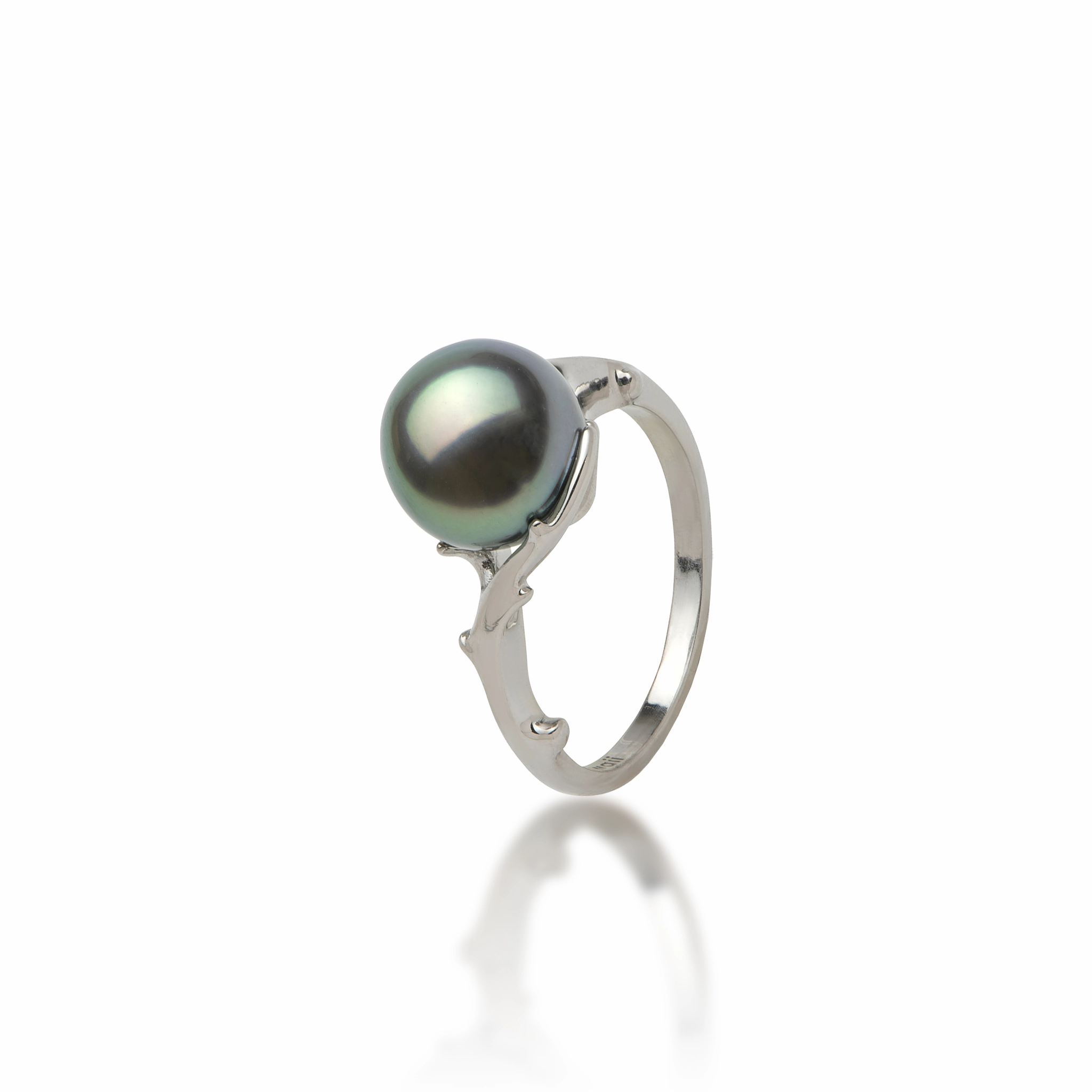 Distinct Highlight Essential Accessory Heritage Tahitian Black Pearl Ring in White Gold - 9-10mm