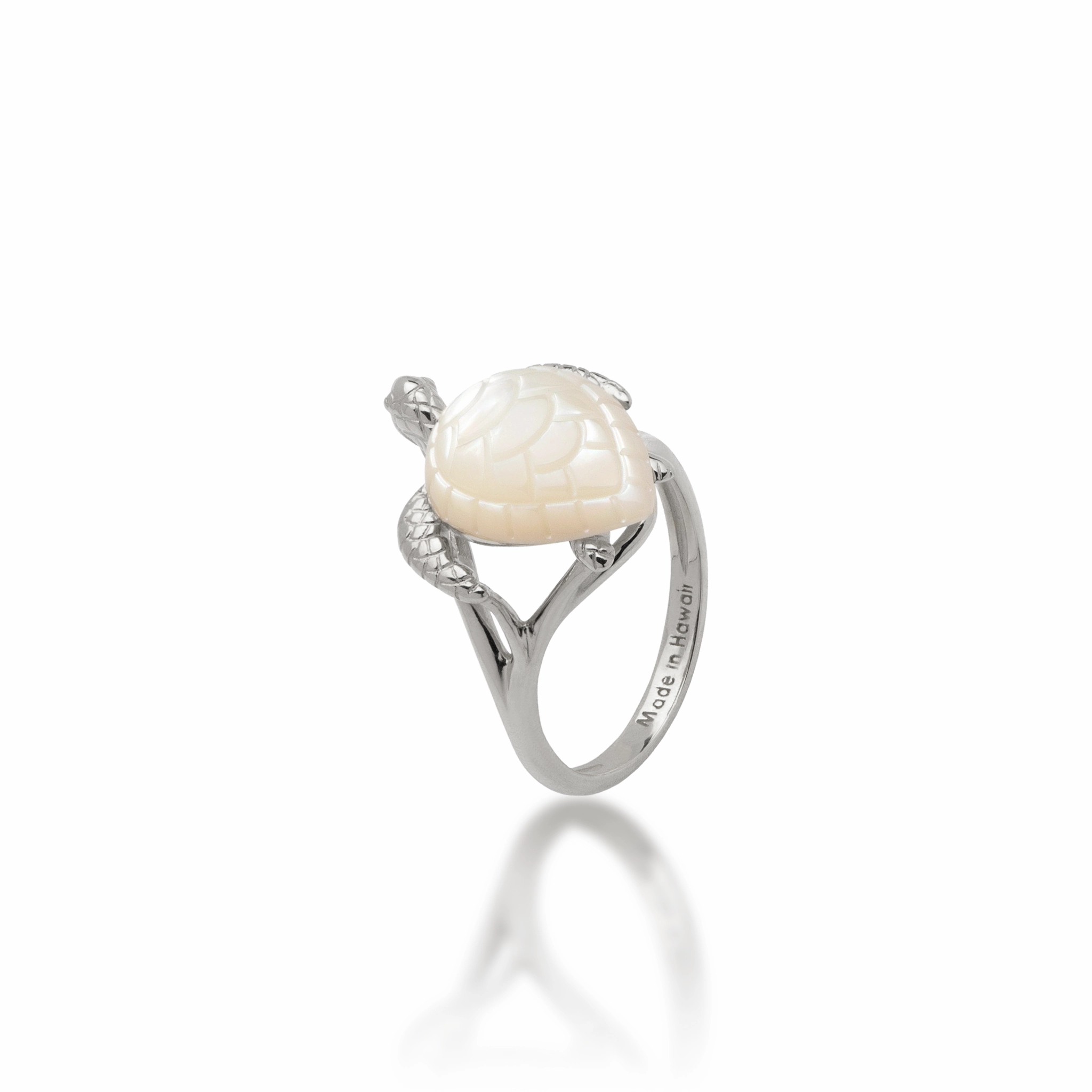Expressive Feature Honu Mother of Pearl Ring in White Gold - 18mm